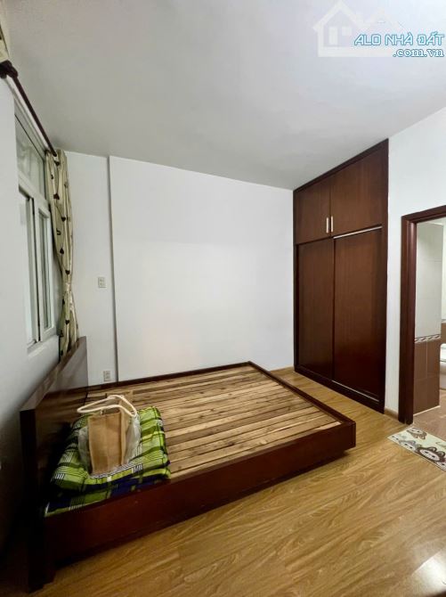 Cho thuê căn hộ 2PN, 2WC, 80m2 chỉ 13 triệu tại Orient Apartment, Bến Vân Đồn, Q4 - 5
