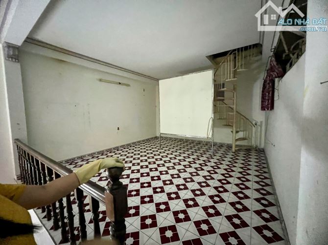 nhà mặt tiền phan huy ích có gác lững mê đúc nam nha trang - 5