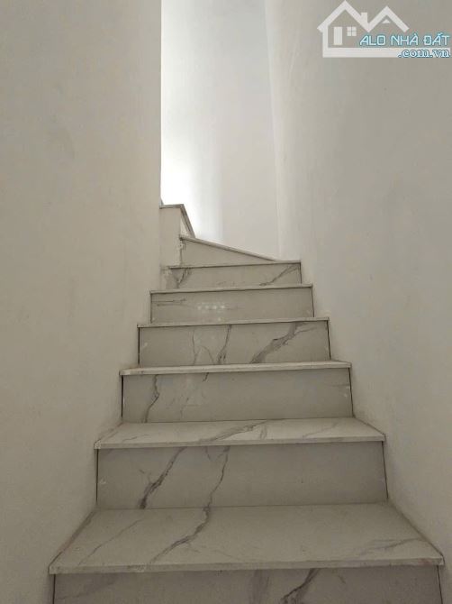 Bán nhà Q7 giáp Q4 liền kề Q1 sổ riêng giá chỉ 2toi5  : - 5