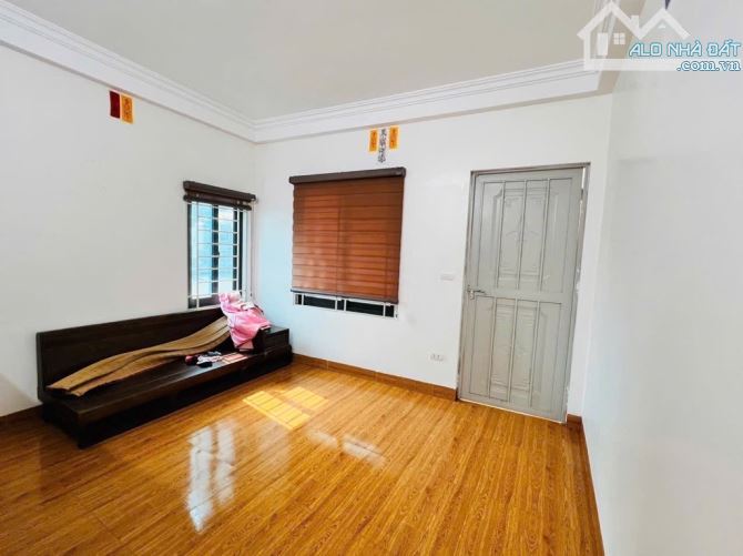 PHẠM VĂN ĐỒNG XUÂN ĐỈNH, NGÕ THÔNG, GẦN PHỐ Ô TÔ TRÁNH. DIỆN TÍCH 35M x5 TẦNG. - 5