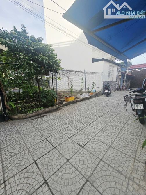 Bán đất 3 mặt tiền Nguyễn thị thập Q7 Giá chỉ 4ty200 - 5