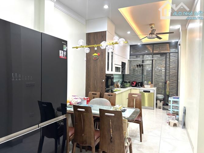 💎50m ra phố, 2 mặt thoáng, full nội thất, lõi Đống Đa - phố Đặng Văn Ngữ 56m2*5 tầng - 5