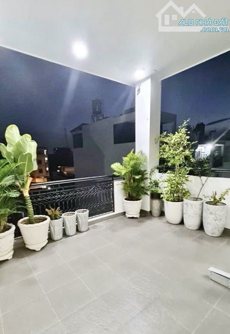 Gần Aeon Mall Bình Tân - 4 tầng - 4m x 17m - 4PN - Nội thất xịn - Gần công viên - 5