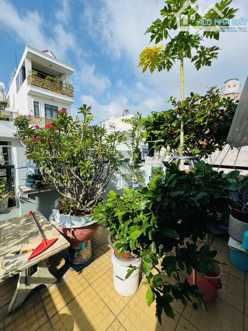 Gấp bán giảm 600 triệu chỉ nhỉnh 13 tỷ - Miếu bình Đông - 160m2 - đường 10m , bao tách lô. - 5