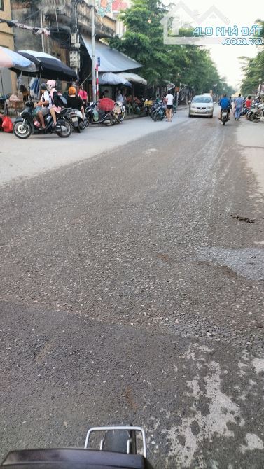 Đa Tốn- Phố Mới 348 -DT56,5m MT4m– Ô TÔ VÀO – BÁN ĐẤT TẶNG NHÀ CẤP 4 - 5