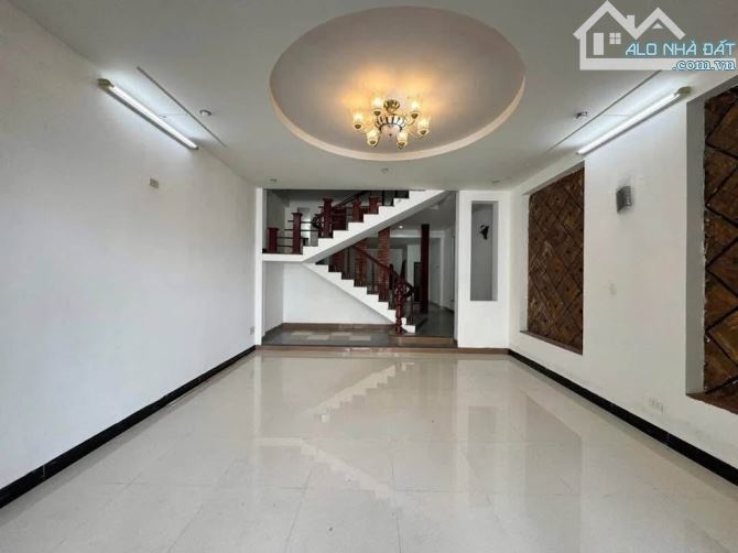 BÁN NHÀ 3 TẦNG ĐẸP ĐƯỜNG NGUYỄN TRI PHƯƠNG (10,5M) - VỊ TRÍ TTTP GIÁ 12,X TỶ - 5