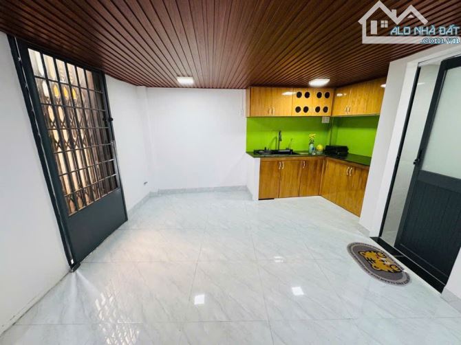 NHÀ  4 TẦNG HẺM KINH DOANH-XE TẢI THÔNG GẦN PHAN XÍCH LONG-NGANG 4,7m-CHỈ 5,6 TỶ - 5