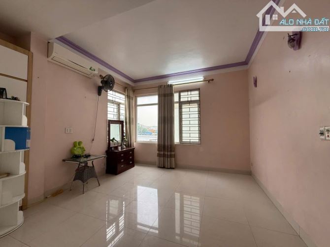 🏠🏠🏠🏠Chào bán nhà 3 tầng dân xây chắc chắn tuyến 2 đường 5 mới oto đỗ cửa giá chỉ 2,x t - 5
