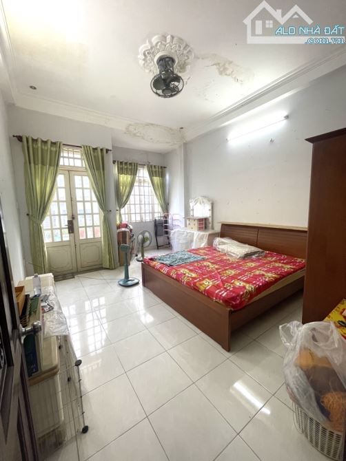 XE HƠI TRÁNH NHAU - 3 TẦNG BTCT - 60M2 - CHÍNH CHỦ🌹 Kết cấu 1 trệt 2 lầu, 4 phòng 3wc, - 5