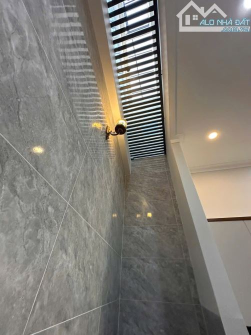 Bán nhà mới 1 trệt 1 lầu đường ô tô gần Chợ Tân Phong, Biên Hoà giá 3ty9 - 5