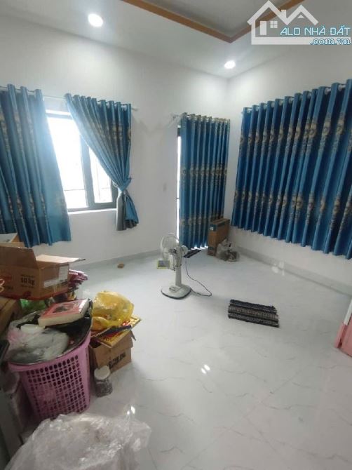 Bán nhà 2 tầng đường Trung Đông 5, Hóc Môn, DT 110m2, giá 4,5 tỷ - 5
