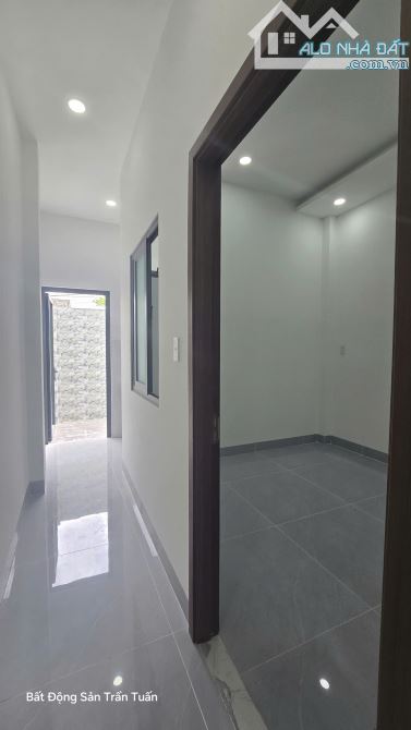 Nhà Đẹp mặt tiền đường Nhựa 12m, ngay Chợ, Trường, khu công nghiệp. Kề bên Cầu Lớn Hóc Môn - 5