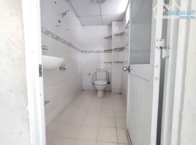 BÁN GẤP MẶT TIỀN CHỢ KINH DOANH ĐA NGÀNH NGHỀ BÙI CÔNG TRỪNG  Q12, DT 126M² (4.5 × 28). - 5