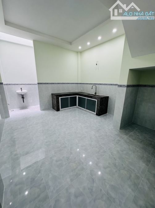 KHU PHÂN LÔ HƯƠNG LỘ 2 - BTĐA BÌNH TÂN NHÀ MỚI 3 TẦNG- ĐƯỜNG 6M-DT: 4*16M- 5 TỶ 850 - 5