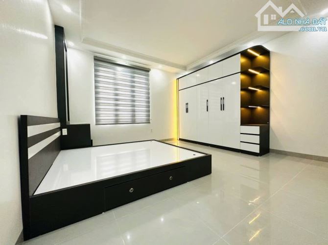 🌳Căn nhà 3 tầng ngõ 15 Khúc Thừa Dụ - Lê Chân - 90m2 - Giá 7,9 tỷ - đường 15m - 6