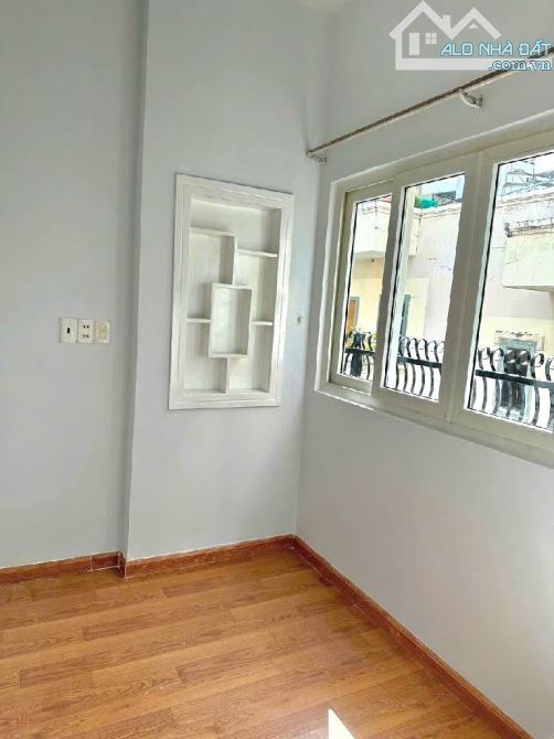 Nhà 3 tầng, 4PN, 3WC - 32m2 ( 4.25 x 8 ) dọn vào ở ngay. - 6