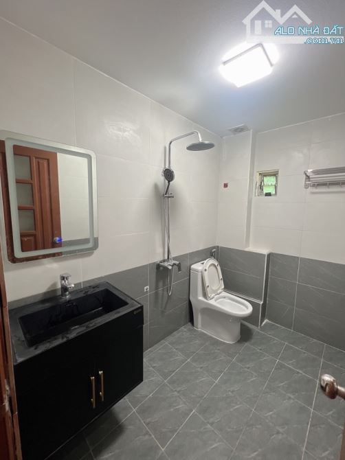 Chỉ 6 tỷ và thấp hơn- có nhà Lụa VẠN PHÚC- 4 tầng- Xinh thoáng- Ô tô gần uỷ ban - 6