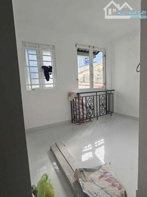 Bán nhà Q7 giáp Q4 liền kề Q1 sổ riêng giá chỉ 2toi5  : - 6
