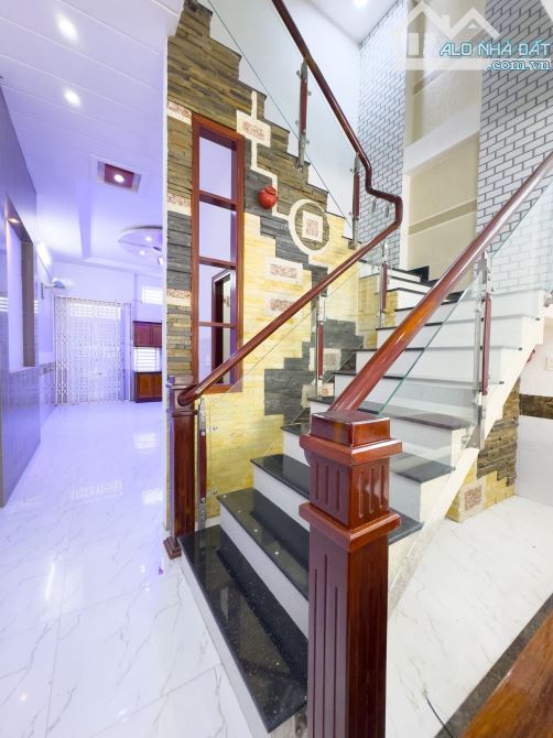 BÁN NHÀ 2 LẦU - ĐƯỜNG SỐ 4, KDC HỒNG PHÁT - 6