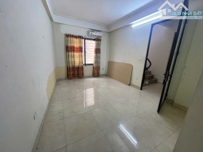 Cho thuê văn phòng Kim Giang, 64 m2/tầng, chia 2 phòng làm việc, phù hợp vp, kinh doanh on - 6