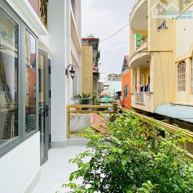 CẦN BÁN GẤP CHỦ ĐI NƯỚC NGOÀI -NHÀ ĐẸP DT 76M2 NGAY SÁT ĐƯỜNG NGUYỄN OANH-TRỆT 3LẦU - 6