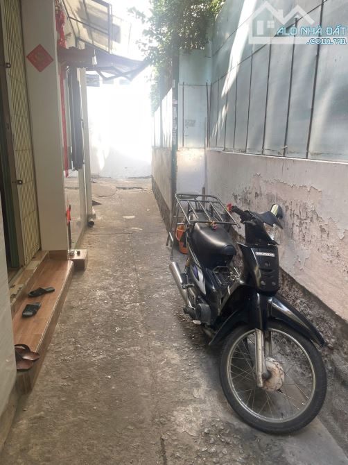 Bán nhà 3 Tầng hẻm Sinh Trung - Gần chợ Đầm -2tỷ7 - 6