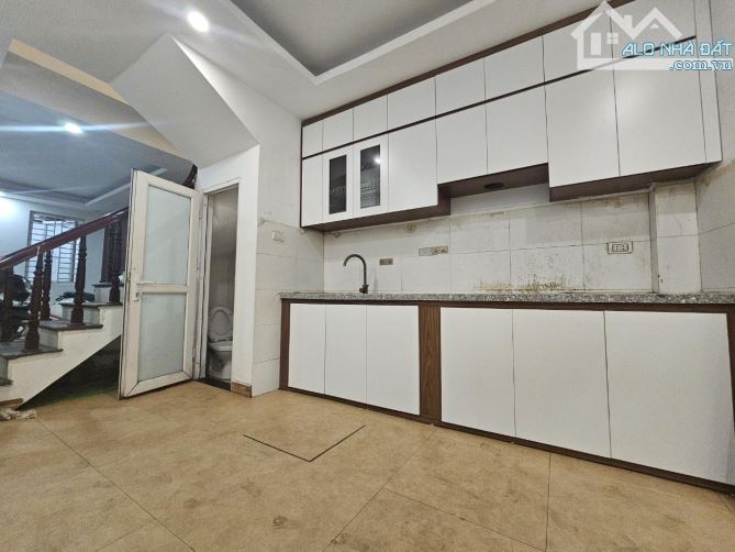 Đông Dư-Cạnh 379 Cầu Thanh Trì-4 Tầng x 31m- Nhà mới ở luôn - Trung Tâm Dân Cư chỉ hơn 4tỷ - 6