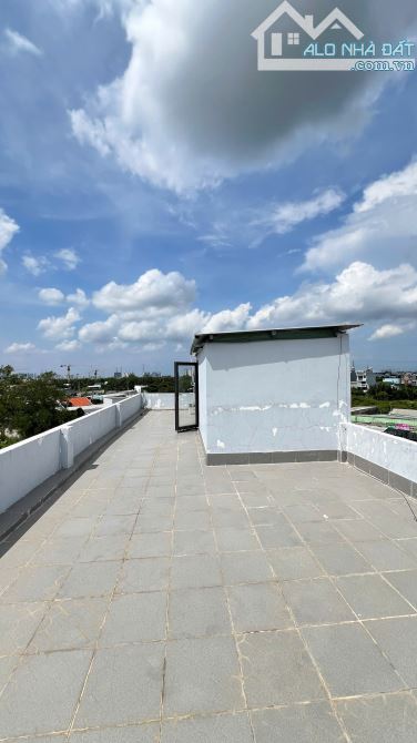 - Nhà cách MT Lê Văn Lương 50m, 4 tầng, đường trãi nhựa 9m - 6