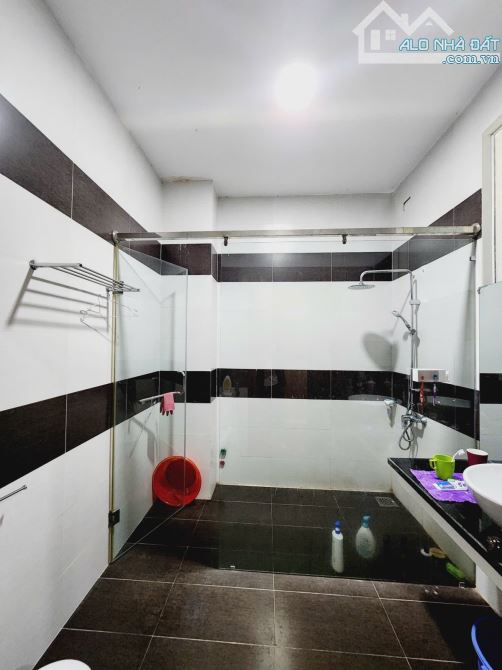 Bán gấp nhà 3 tầng 3 mê mặt tiền kinh doanh đường 10.5  Huỳnh Ngọc Huệ - 6