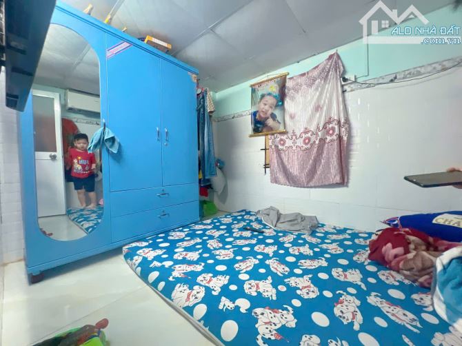 HẺM 1 SẸT - Cách mặt tiền đường 50m Q4 NGANG 11 DÀI 5,5 CÓ 4 TỶ - 6