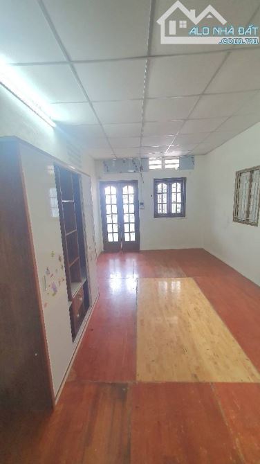 Bán nhà Nguyễn Văn Lượng, 2 tầng, 39m2, sân chung rộng, thoải mái - 6
