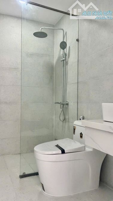 Hoà Hảo. Q10. Hẻm 3m sạch đẹp. Nhà 4 tầng. Ngang 5m cực hiếm. 3PN. 4WC. Giá 6,x tỷ. - 6