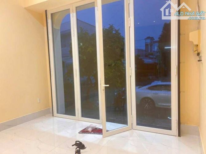 Cho thuê nhà rộng rãi KDC 923 có máy lạnh 8 triệu - 6