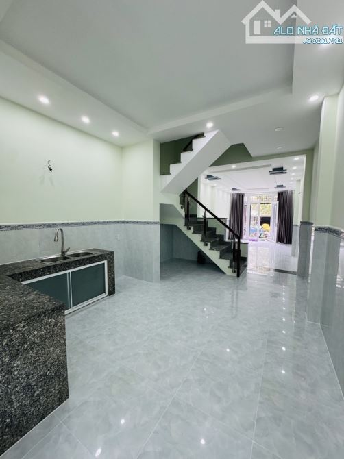 KHU PHÂN LÔ HƯƠNG LỘ 2 - BTĐA BÌNH TÂN NHÀ MỚI 3 TẦNG- ĐƯỜNG 6M-DT: 4*16M- 5 TỶ 850 - 6