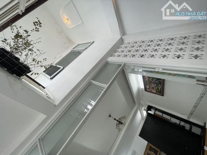 Quận 7 nhà 3 phòng ngủ cho thuê 13 triệu/tháng, 67m2, công nhận đủ, 5.x tỷ - 6
