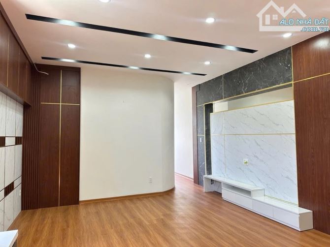BÁN NHÀ PHỐ HỒNG KÔNG 5TẦNG,- MT NGÔ VĂN SỞ LIÊN CHIẾU ĐÀ NẴNG GIÁ CHỈ 14,8 TỶ- DT-112m2. - 7