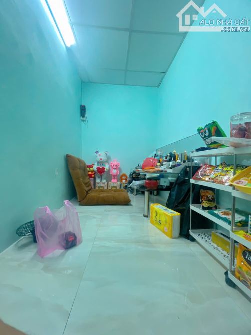 HẺM 1 SẸT - Cách mặt tiền đường 50m Q4 NGANG 11 DÀI 5,5 CÓ 4 TỶ - 7