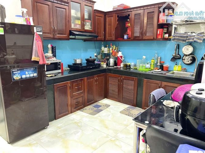 GIẢM GIÁ HƠN 5 TỶ QUẬN 8 GIÁP Q5 Q6, HẺM Ô TÔ 55M2 NGANG 4.5M - 7