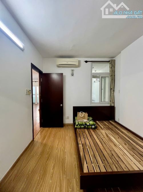 Cho thuê căn hộ 2PN, 2WC, 80m2 chỉ 13 triệu tại Orient Apartment, Bến Vân Đồn, Q4 - 8