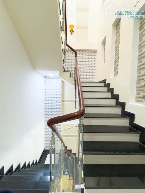 BÁN NHÀ 2 LẦU - ĐƯỜNG SỐ 4, KDC HỒNG PHÁT - 8