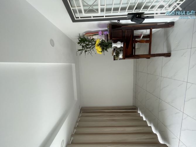 CẦN BÁN GẤP CHỦ ĐI NƯỚC NGOÀI -NHÀ ĐẸP DT 76M2 NGAY SÁT ĐƯỜNG NGUYỄN OANH-TRỆT 3LẦU - 8