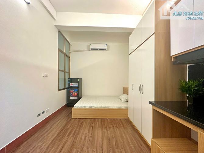 PHÂN LÔ Ô TÔ TRÁNH - CẦU GIẤY - 52M2 - 7T THANG MÁY - CHO THUÊ 50TR/THÁNG - NHỈNH 25 TỶ - 8