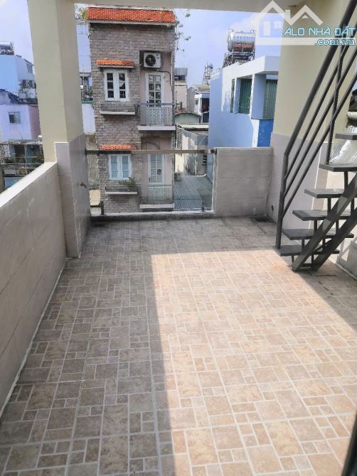 Bán nhà mặt tiền đường Nguyễn Đình Chiểu Quận 3 dt( 3 x 11m) giá 8,8 tỷ - 8