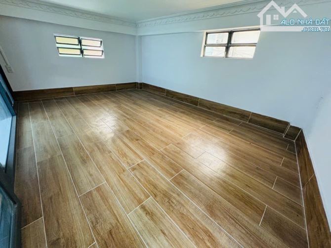 NHÀ  4 TẦNG HẺM KINH DOANH-XE TẢI THÔNG GẦN PHAN XÍCH LONG-NGANG 4,7m-CHỈ 5,6 TỶ - 8