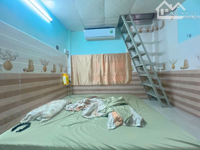 HẺM 1 SẸT - Cách mặt tiền đường 50m Q4 NGANG 11 DÀI 5,5 CÓ 4 TỶ - 8