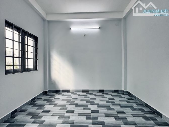 🏡H.àng tuyển Lạc Long Quân - 18m2 - 5 T.ầng - H.oàn công đủ , SHR vuông - MT h.ẻm 8m 🏡 - 8