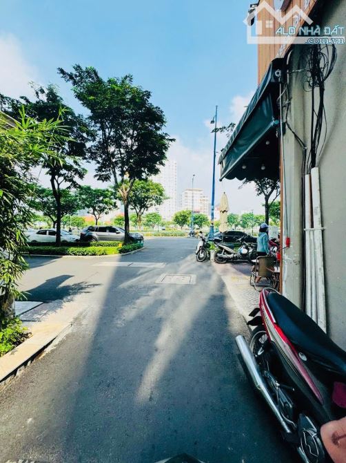 1 XUYỆT VÂN ĐỒN BẾN ⛴️🚢🛳️🛥️🚤 NHÀ ĐẸP XÊNH -SÁT GOLDVIEW -VIEW Q1 - 8