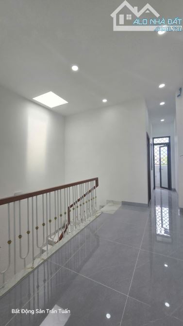 Nhà Đẹp mặt tiền đường Nhựa 12m, ngay Chợ, Trường, khu công nghiệp. Kề bên Cầu Lớn Hóc Môn - 8
