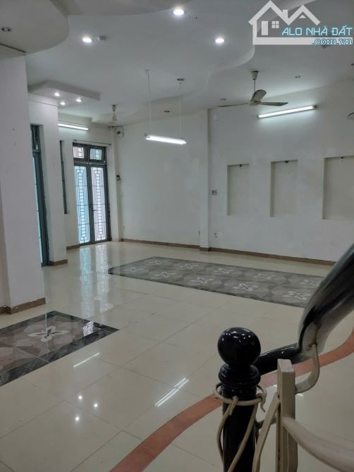 Bán nhà 4 tầng DT 111m² - Tô Hiến Thành, Quận 10 - Giá cực tốt - 9