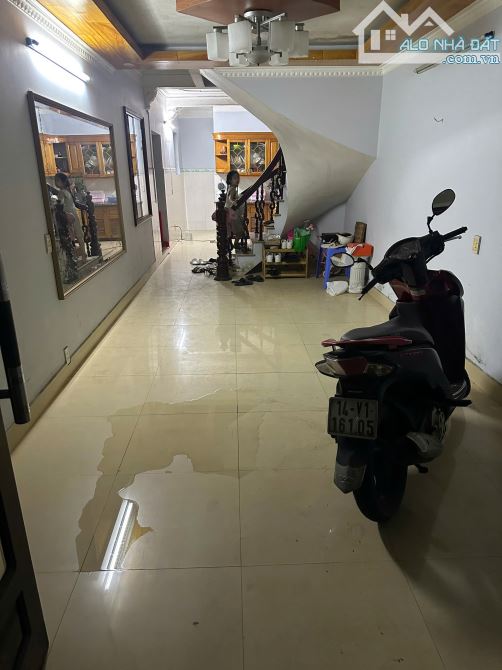 Bán nhà 4 tầng 44m2 ngõ ô tô ngõ Hùng Vương, ngay hồ Thượng Lý, Hồng Bàng giá hiếm 2,9 tỷ